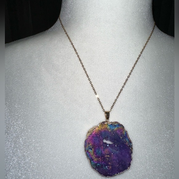 Gold plated Raw Rainbow/ Purple Amethyst Crystal Quartz Druzy Pendant Necklace - Picture 8 of 9